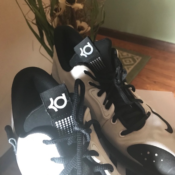 Nike KD’s y’all my son’s, These he wore 1/2 a yr. - Picture 4 of 6